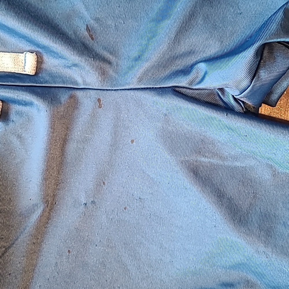 Mens shorts with elastic waist and draw strings. 2 side pockets - Picture 7 of 9
